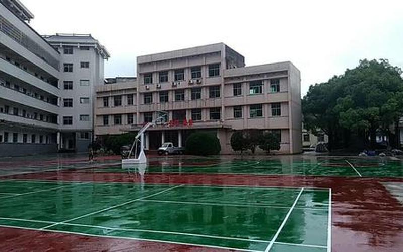 怀化大学是民办还是公办(怀化私立学校哪个好)